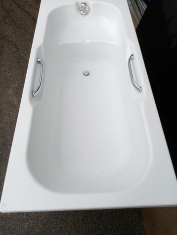 inbouwbad in acryl beschikbaar voor biedingen