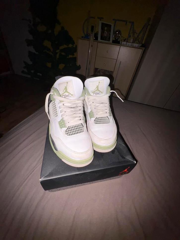 Jordan 4 seafoam maat 38, Sport en Fitness, Basketbal, Zo goed als nieuw, Schoenen, Ophalen of Verzenden