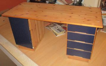 Leuke Houten Bureau Tafel met deurtje en Laden, Huis en Inrichting, Bureaus, Ophalen, Zo goed als nieuw, Bureau