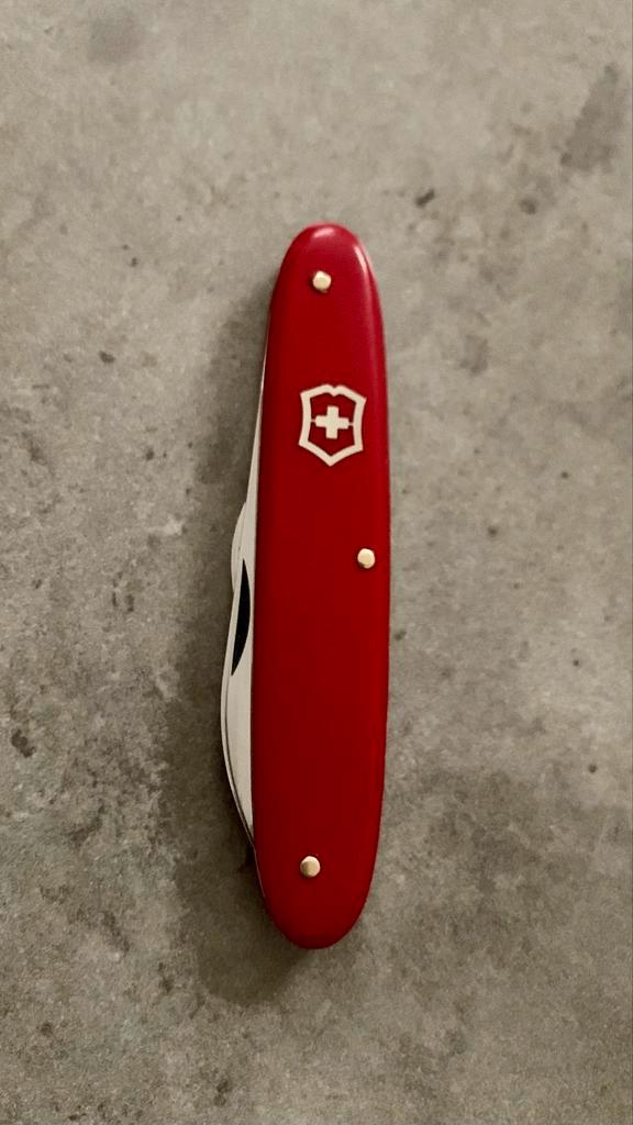 Victorinox (Victoria) vintage 2 bladen - 84 mm, Caravans en Kamperen, Kampeergereedschap, Zo goed als nieuw, Ophalen of Verzenden