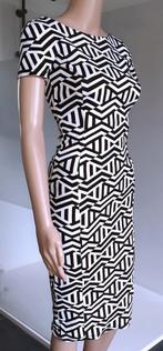 Korte jurk zwart wit patroon en open rug Zara XS, Wit, Nieuw, Ophalen of Verzenden, Knielengte