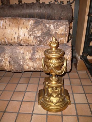 Paire de chenets au flambeau - Bronze doré style Louis XVI beschikbaar voor biedingen
