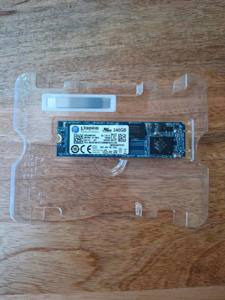 Kingston SUV500M8 240GB M.2 SSD, Computers en Software, Harde schijven, Zo goed als nieuw, Intern, SSD, SATA, Ophalen of Verzenden