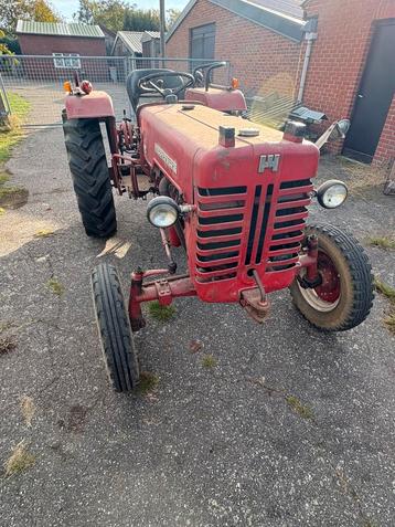 Oldtimer tractor McCormick D-432 (1965) – met papieren beschikbaar voor biedingen