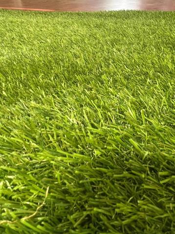 Reststuk kunstgras 1.7m x 4m beschikbaar voor biedingen