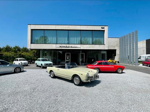 Alfa Romeo 2000 Spider TOURING, Auto's, Oldtimers, Bedrijf, Te koop, Alfa Romeo, Benzine, Cabriolet, 2 deurs, Beige, Zwart, Leder