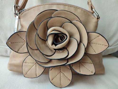 Klein handtasje - Petit sac à main, Handtassen en Accessoires, Tassen | Damestassen, Zo goed als nieuw, Schoudertasje, Beige, Ophalen of Verzenden