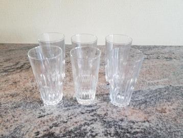 Servies in goede staat  beschikbaar voor biedingen