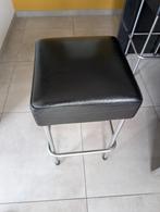 Ikea keukenkruk - leren fauteuil, Huis en Inrichting, Barkrukken, Ophalen, Gebruikt, 60 tot 90 cm, Metaal