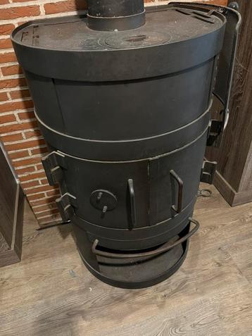 Houtkachel industriële look  beschikbaar voor biedingen