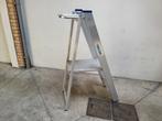 Solide schilderstrap 3 treden inclusief bordes, Ophalen of Verzenden, Zo goed als nieuw, Ladder, Opvouwbaar of Inschuifbaar