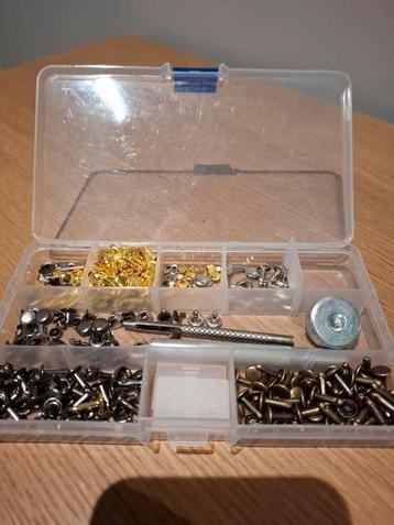 Klinknagels beschikbaar voor biedingen