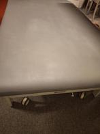 Kiné-massage-tafel op wieltjes..., Ophalen, Gebruikt