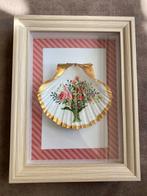 Handbeschilderde SintJacob-Schelp roze boequet in lijst 🌷, Minder dan 50 cm, Nieuw, Ophalen of Verzenden, Minder dan 50 cm