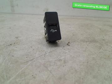 USB HUB BMW 1 serie (F21) (01-2010/12-2019) (84109230248) beschikbaar voor biedingen