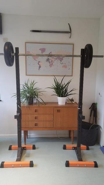 Squatrek met barbell beschikbaar voor biedingen