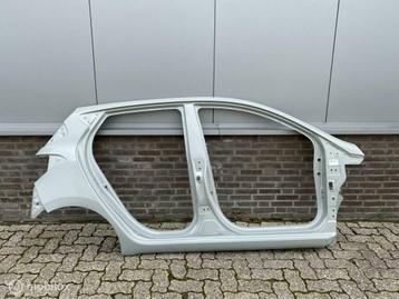 Zijwand Rechts Hyundai i10 NIEUW ORIGINEEL 71122 B9000 beschikbaar voor biedingen