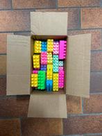 Boîte à chaussures remplie de blocs en plastique Abrick, Enfants & Bébés, Abrick, Utilisé, Enlèvement ou Envoi