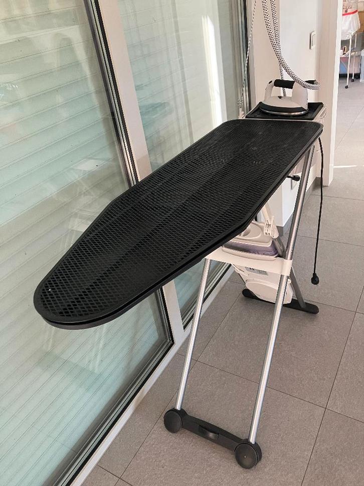 Laurastar S Xtra (000.0303.779), voor onderdelen, Elektronische apparatuur, Strijkijzers en Strijkplanken, Niet werkend, Strijkijzer met snoer