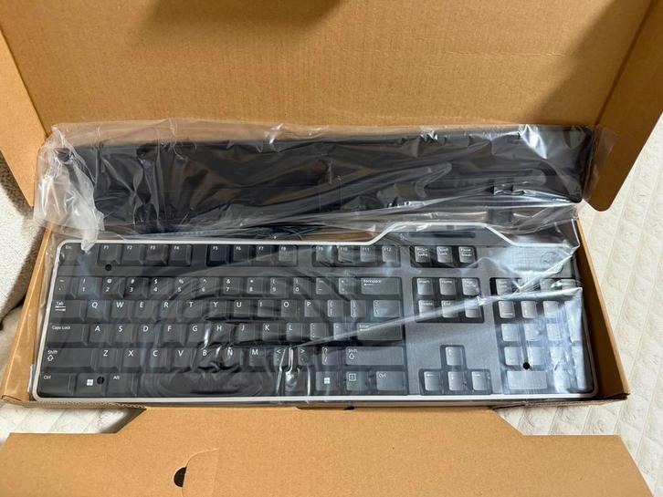 Dell KB813 USB-toetsenbord met smartCard - Lezer, Computers en Software, Toetsenborden, Nieuw, Qwerty, Bedraad, Ergonomisch, Ophalen of Verzenden