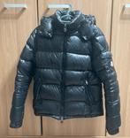 Veste courte à capuche Moncler Maya taille M, Vêtements | Hommes, Vestes | Hiver, Moncler, Enlèvement ou Envoi, Comme neuf, Taille 48/50 (M)