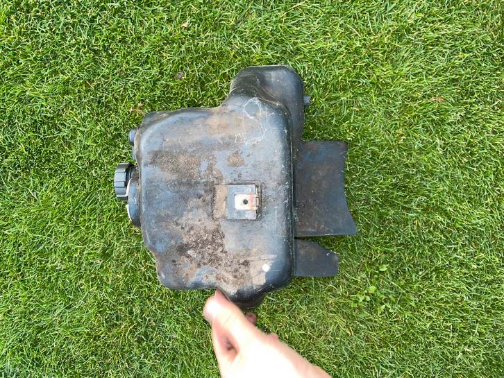 Typhoon tank. super zuiver binnenkant!!, Fietsen en Brommers, Brommeronderdelen | Scooters, Gebruikt, Piaggio, Tank, Ophalen of Verzenden