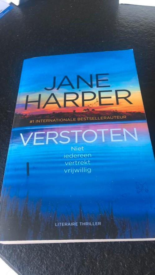Jane Harper - Verstoten, Boeken, Thrillers, Zo goed als nieuw, Ophalen of Verzenden