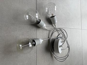 Plafondlamp beschikbaar voor biedingen