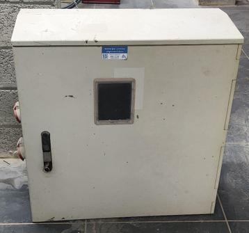 Werfkast 230 / 400V beschikbaar voor biedingen