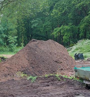 Grote hoeveelheid steenpuin beschikbaar voor biedingen