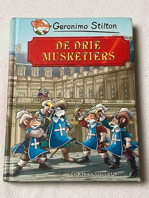 Geronimo Stilton - De drie musketiers, Boeken, Kinderboeken | Jeugd | onder 10 jaar, Zo goed als nieuw, Fictie algemeen, Ophalen of Verzenden