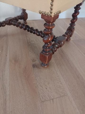 antiek Harley Twist Bench beschikbaar voor biedingen