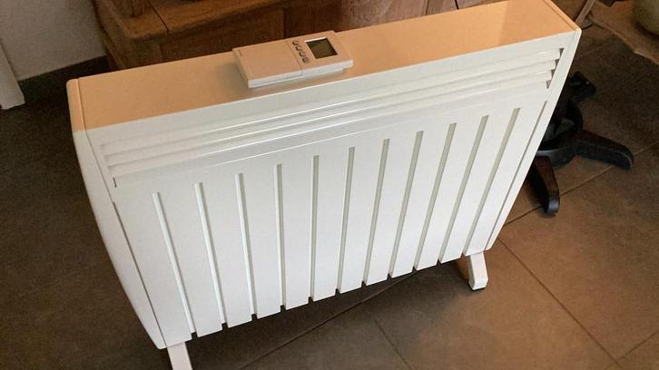 Aterno radiator 1500 watt. Zuinig in verbruik., Doe-het-zelf en Bouw, Verwarming en Radiatoren, Zo goed als nieuw, Radiator, 800 watt of meer