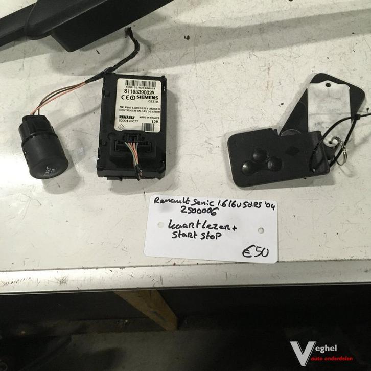 Renault scenic 1.6 16v 5drs 2004 Wagennr 2500006  Kaartlezer, Autos : Pièces & Accessoires, Carrosserie & Tôlerie, Utilisé, Enlèvement ou Envoi
