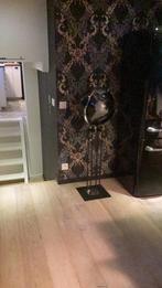 Wereldbol op voet 135 cm hoog en 45 cm breed/diep, Huis en Inrichting, Woonaccessoires | Wereldbollen, Ophalen of Verzenden, Zo goed als nieuw