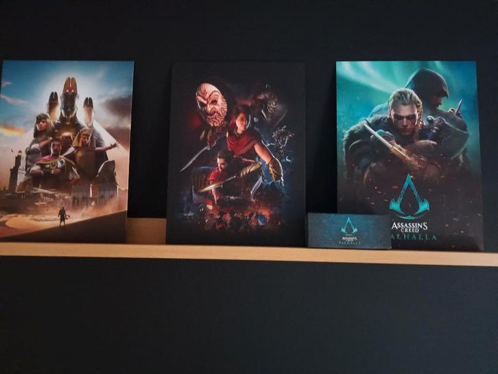 Displate's assassins creed + gadget bril valhalla, Huis en Inrichting, Woonaccessoires | Wanddecoraties, Zo goed als nieuw, Ophalen