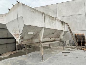 Cement silo 