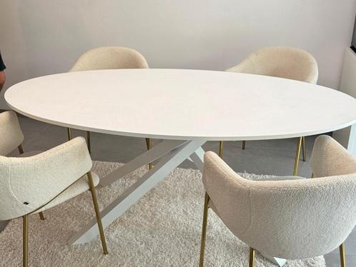 Design Eettafel + 4 Stoelen – Stijlvolle Witte Set, Huis en Inrichting, Tafels | Eettafels, Zo goed als nieuw, Ophalen of Verzenden