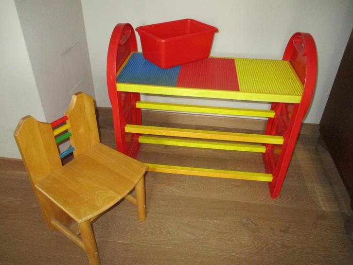 speeltafel, speelbank met houten zitstoel , past ook lego op, Kinderen en Baby's, Speelgoed | Speeltafels, Gebruikt, Ophalen