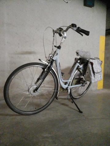Verkoopt van electr.fiets kleur grijs /lichtblauw gazelle b 