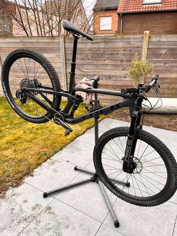  Top Fuel 9.8 full-suspension carbon mountainbike beschikbaar voor biedingen