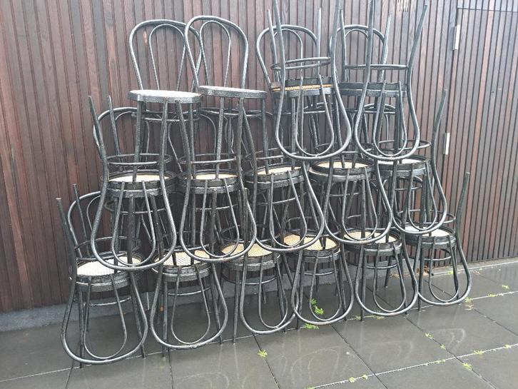 Stoelen, Huis en Inrichting, Stoelen, Gebruikt, Vijf, Zes of meer stoelen, Kunststof, Metaal, Zwart, Ophalen