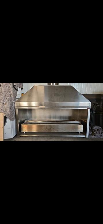 Grill op houtskool beschikbaar voor biedingen