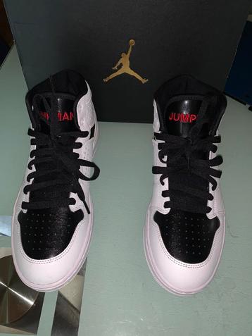 Jordan jumpman maat 42  beschikbaar voor biedingen