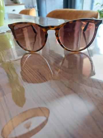zonnebril unisex , dames/heren. ray-ban. beschikbaar voor biedingen