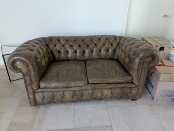 Authentieke vintage Chesterfield tweezit beschikbaar voor biedingen
