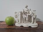 Jardinière biscuit en porcelaine scène romantique France, Antiquités & Art, Antiquités | Céramique & Poterie, Enlèvement ou Envoi