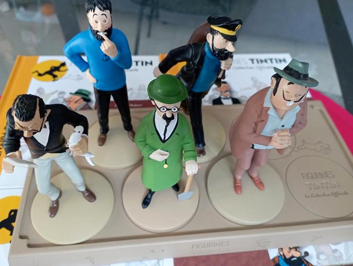 5 figurines Tintin tbe livrets passeports et socle, Collections, Statues & Figurines, Utilisé, Autres types, Envoi