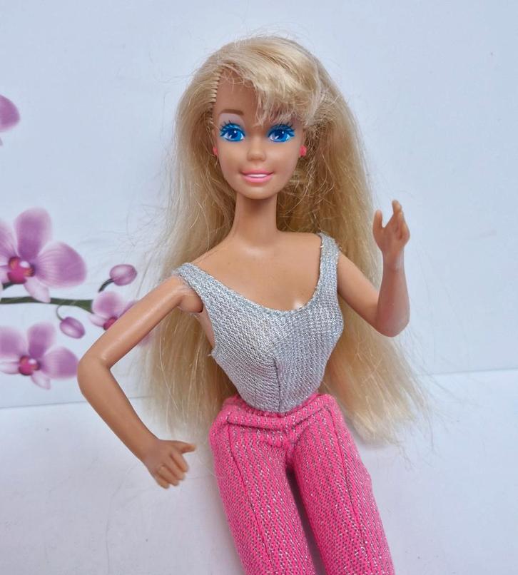 🩷 Barbie pop, Verzamelen, Poppen, Zo goed als nieuw, Pop, Levensecht of Reborn, Ophalen of Verzenden