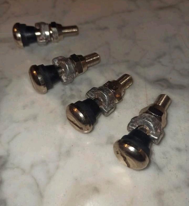 Valve jante Mercedes Baroque origine, Autos : Pièces & Accessoires, Systèmes d'échappement, Mercedes-Benz, Neuf